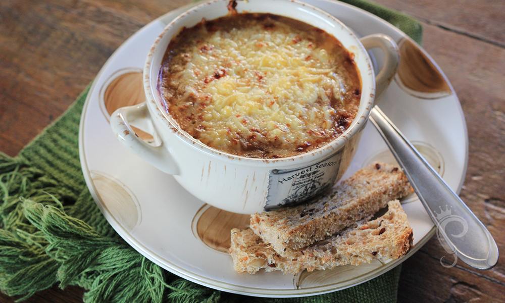 sopa de cebola gratinada